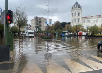 Imagen secundaria 1 - Balsas de agua en Mesones y la Plaza de Italia.