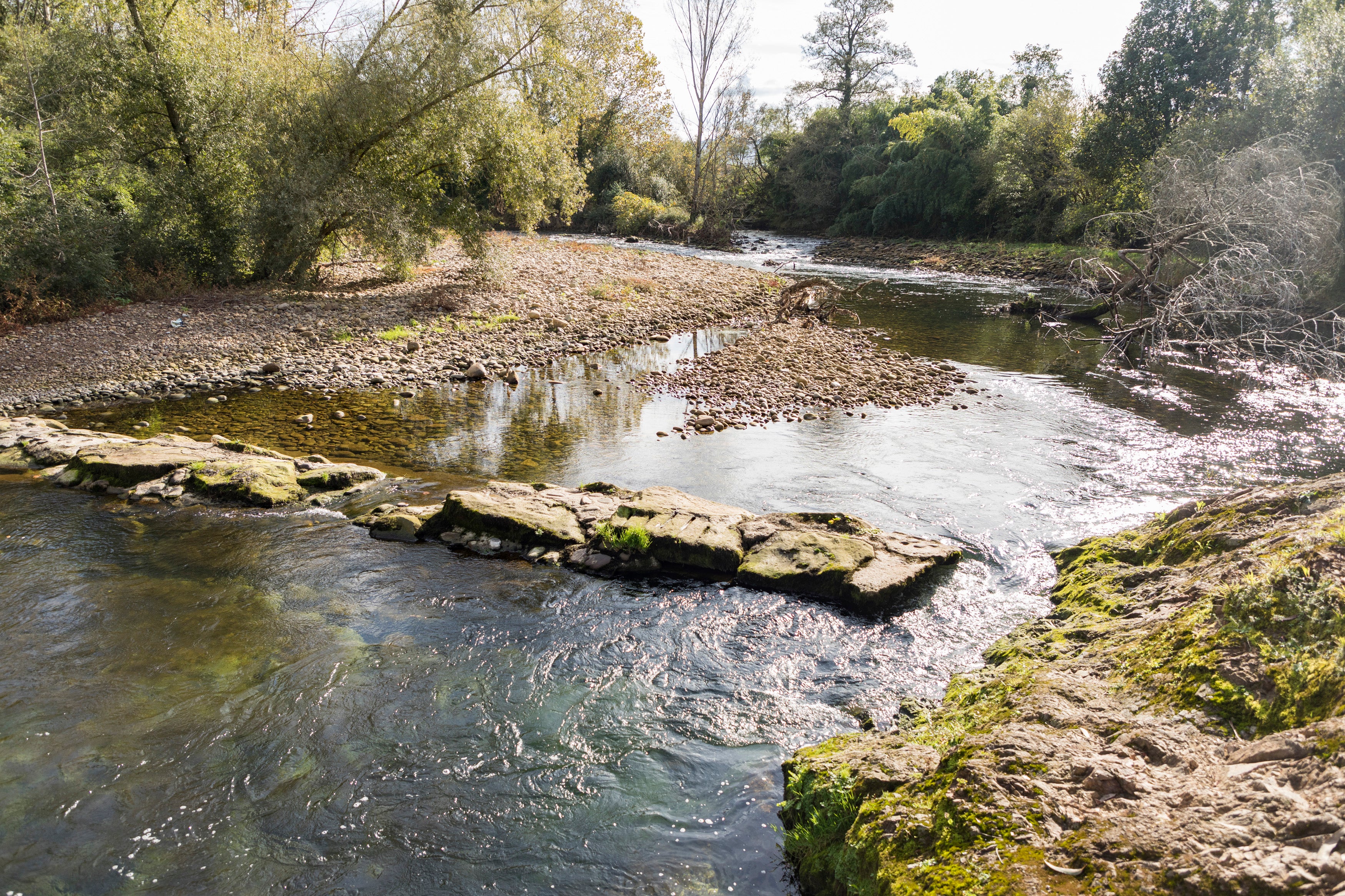 El pozo de la Argolla, en Carandía, es un lugar idóneo para darse un chapuzón en verano. 