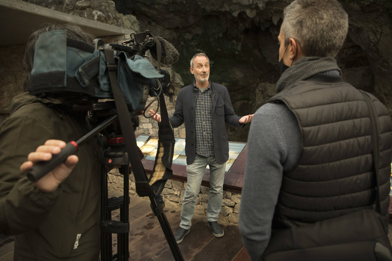 Eduardo Palacio, conservador de las Cuevas Prehistóricas de Cantabria. 