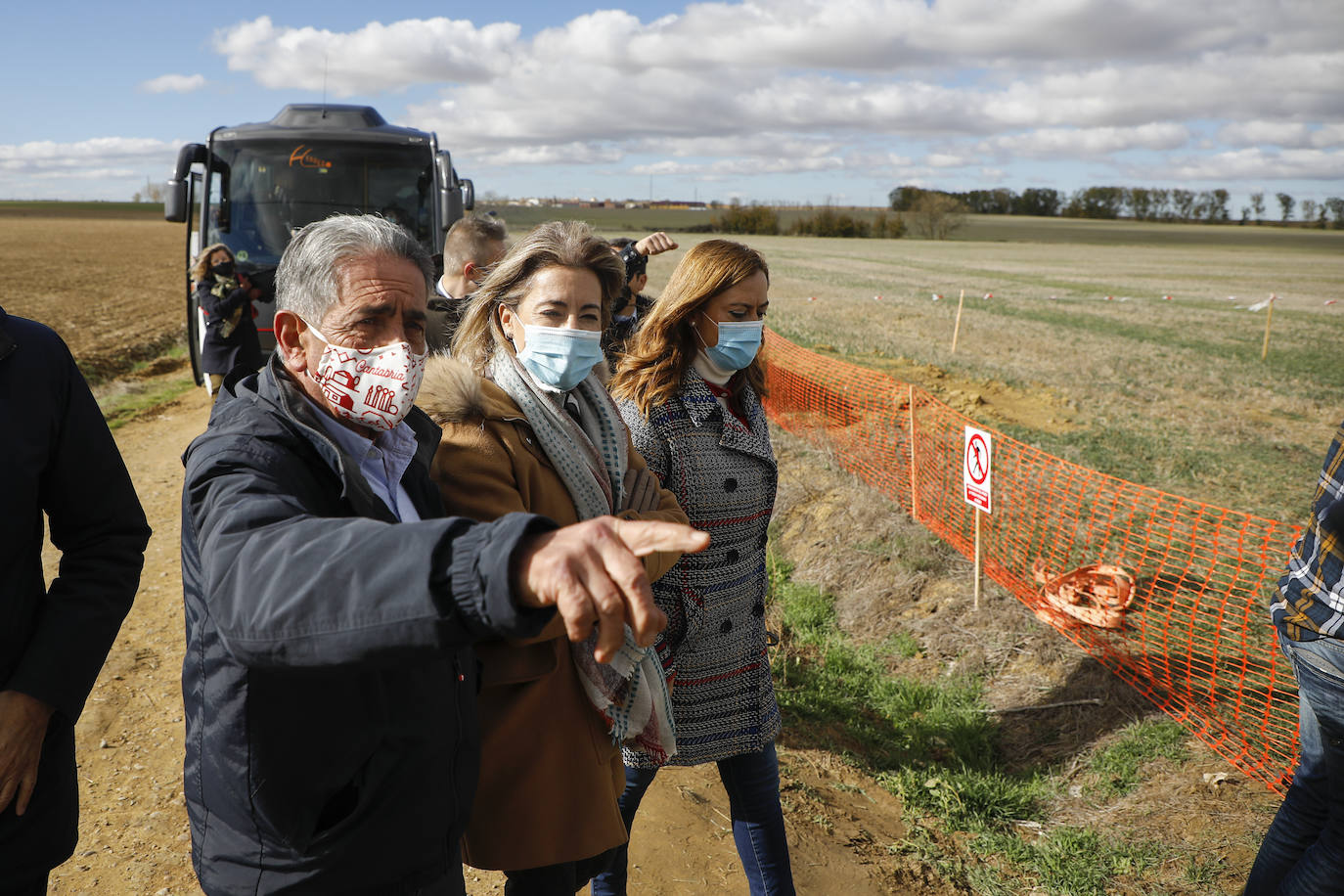 Revilla junto a Raquel Sánchez