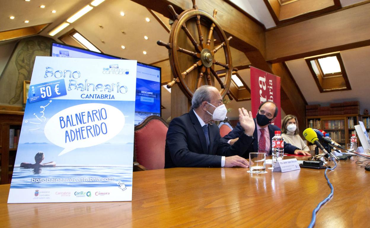 Marcano, Piñeiro y Pérez, en la rueda de prensa.