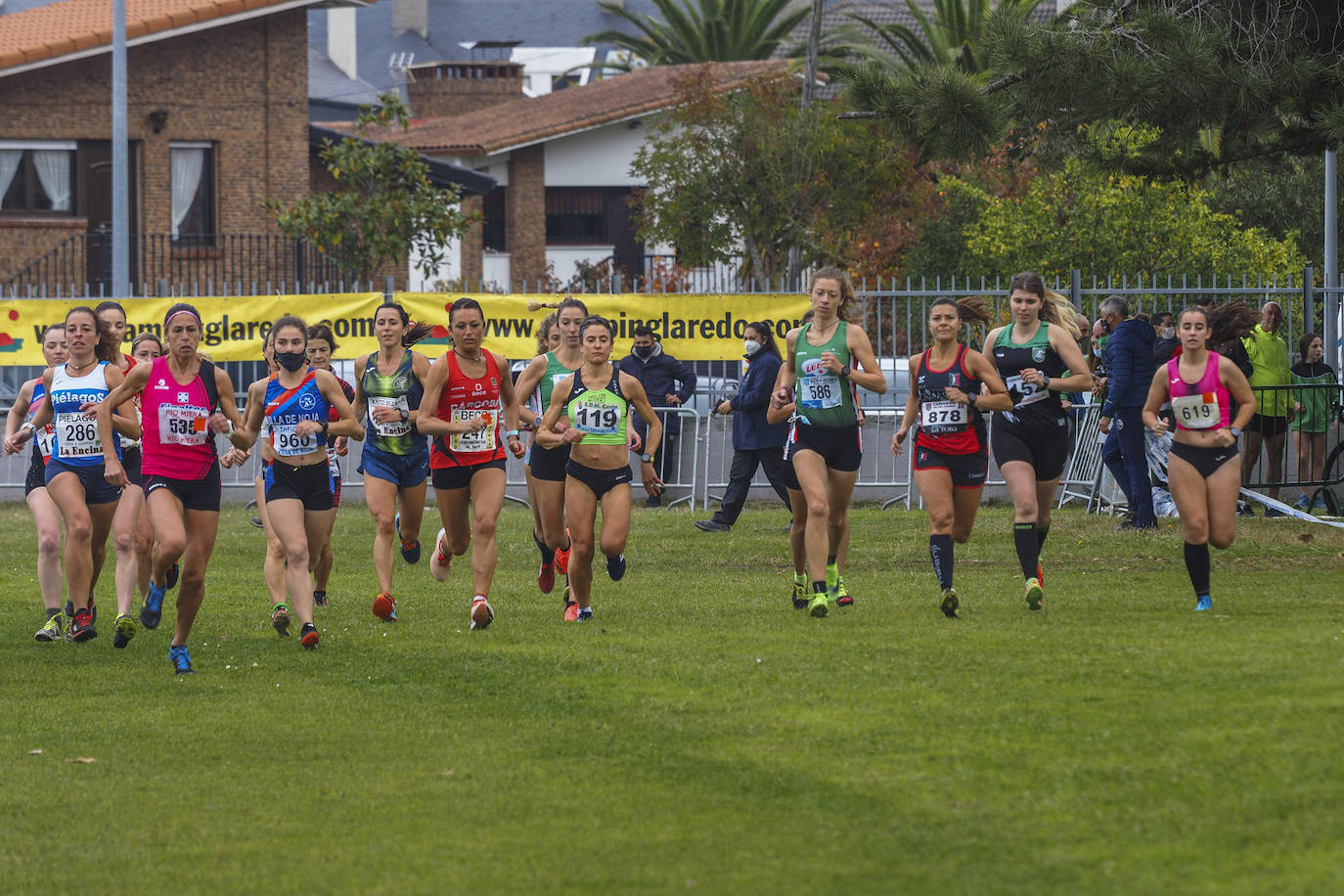 Dolores Marco y Bruno Villazón se llevan el Cross Costa Esmeralda, que se celebró ayer en Laredo con récord de participación