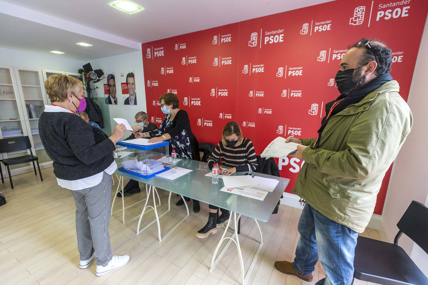 El vicepresidente regional seguirá siendo secretario general del partido tras imponerse a Judith Pérez en las elecciones internas