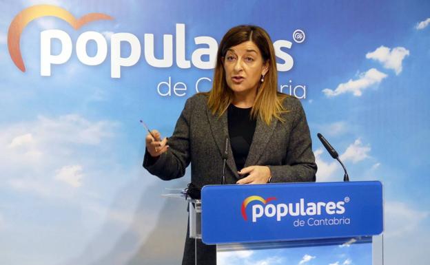  María José Sáenz de Buruaga Gómez, presidenta del PP de Cantabria.