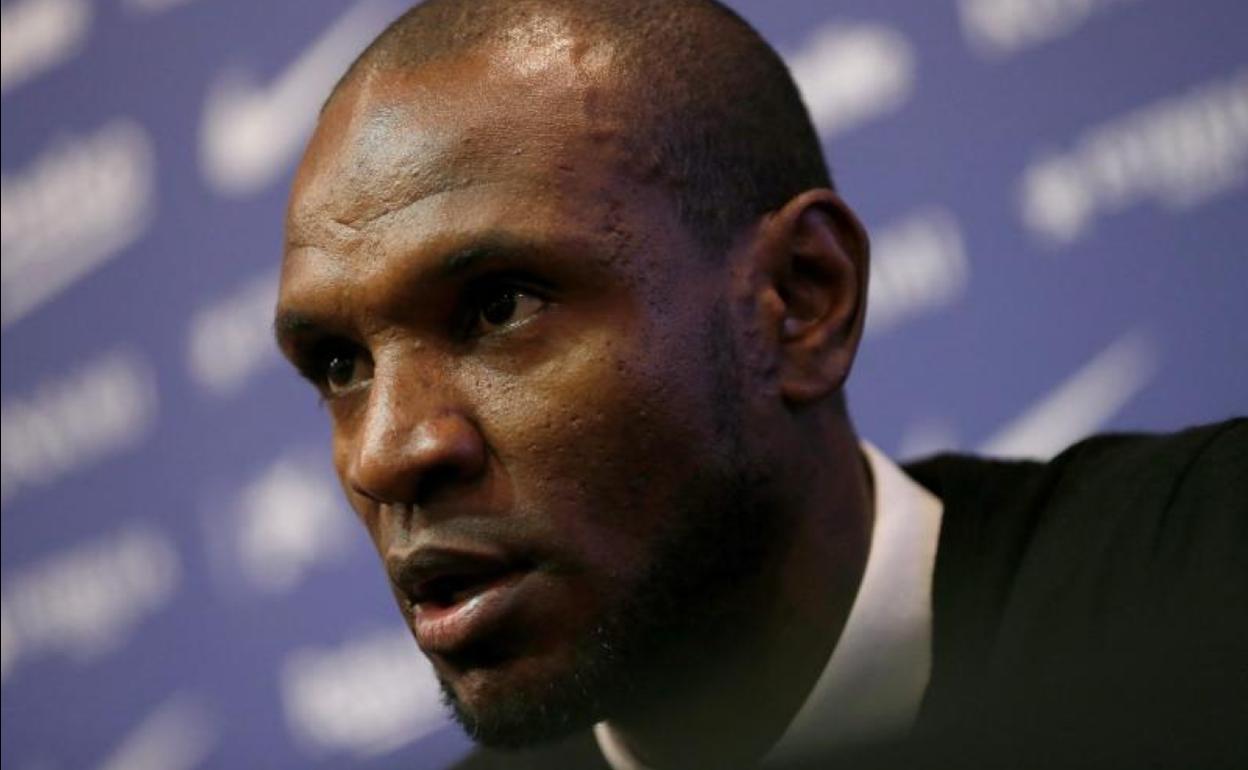 Eric Abidal, durante su etapa como secretario técnico del Barça. 