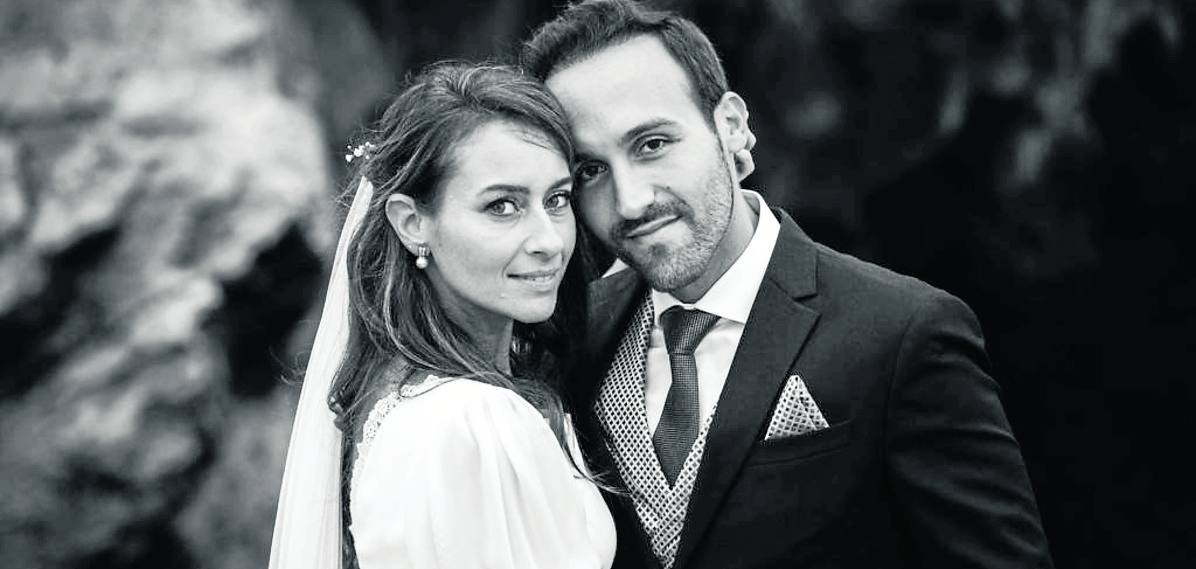 Miren Arce y David González se casaron en Castañeda el pasado 18 de septiembre. Los novios recuerdan que «uno de los momentos más emotivos fue cuando les entregamos unos preciosos ramos de flores a nuestras madres y ellas nos agradecieron el detalle bailando unas sevillanas».