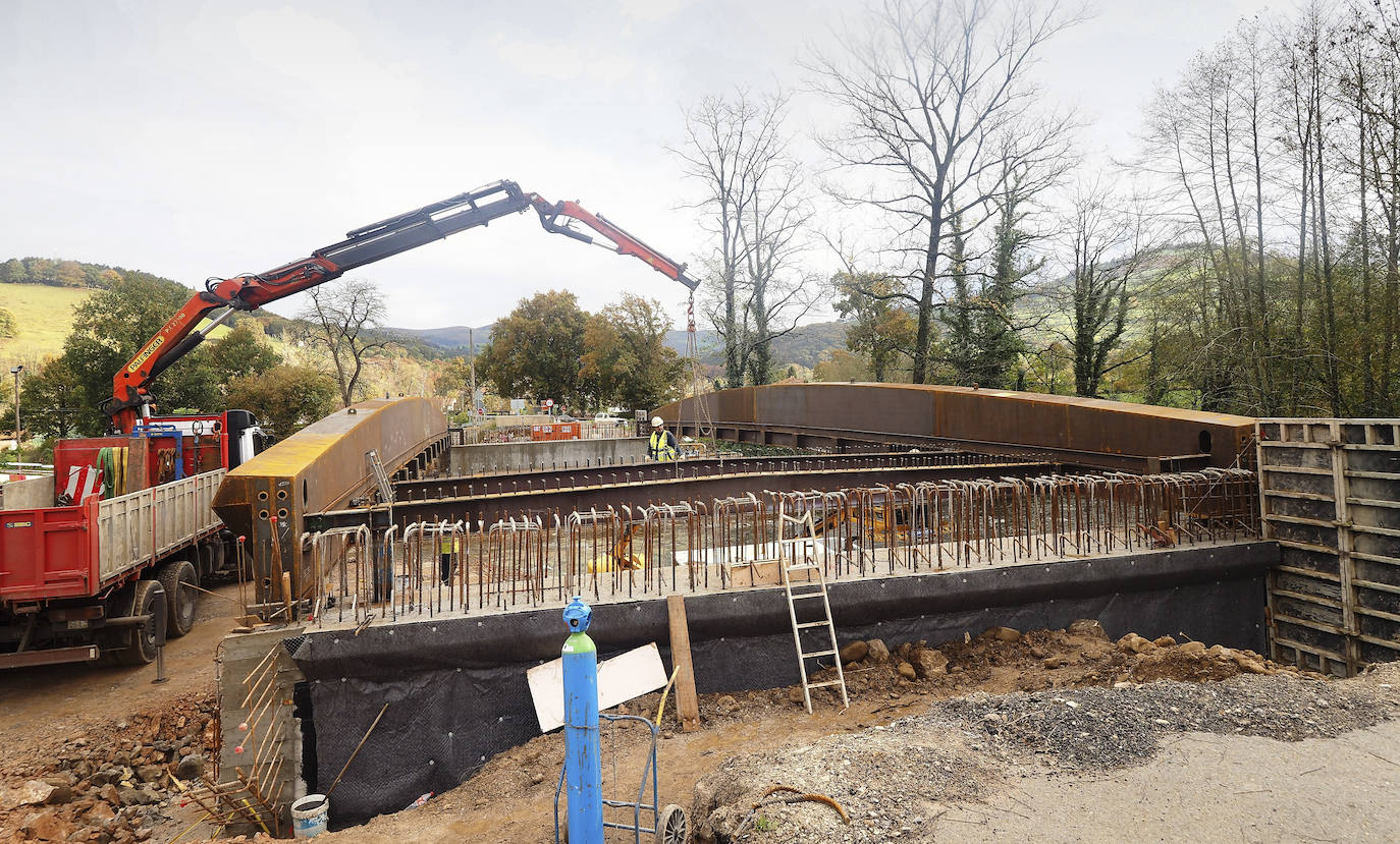 Fotos: Este es el estado de las obras del puente sobre el Pisueña