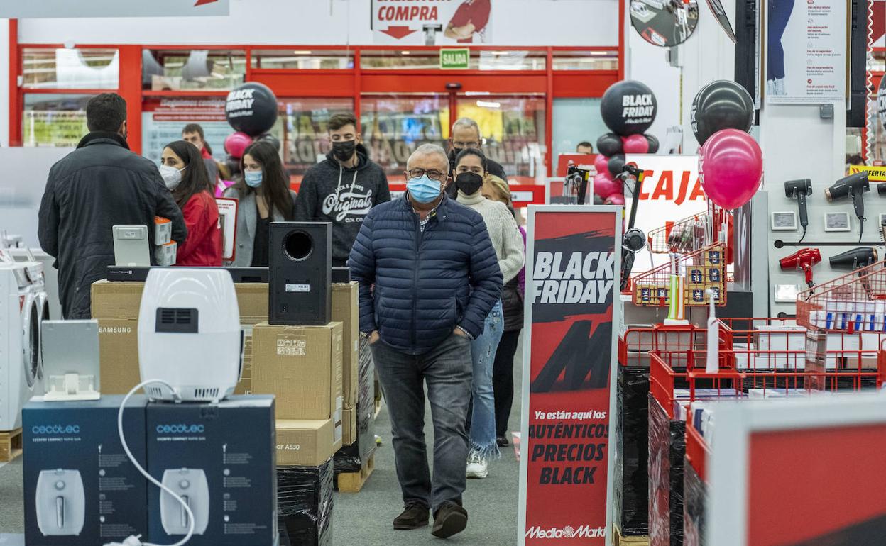 Media Markt ha sido la primera gran superficie en adelantar el Viernes negro.