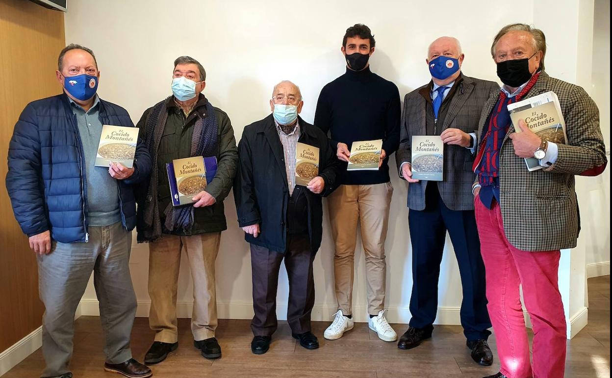 Durante la presentación de estos actos, el concejal de Ferias y Mercados, Nacho González, ha agradecido a la Cofradía el trabajo que están realizando para «poner en valor y dar la importancia que se merece a este plato».