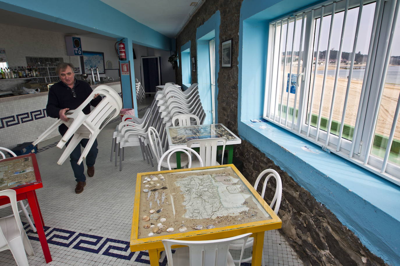 23/03/2016. Interior del Balneario La Horadada situado en la playa de Los Peligros, Santander.