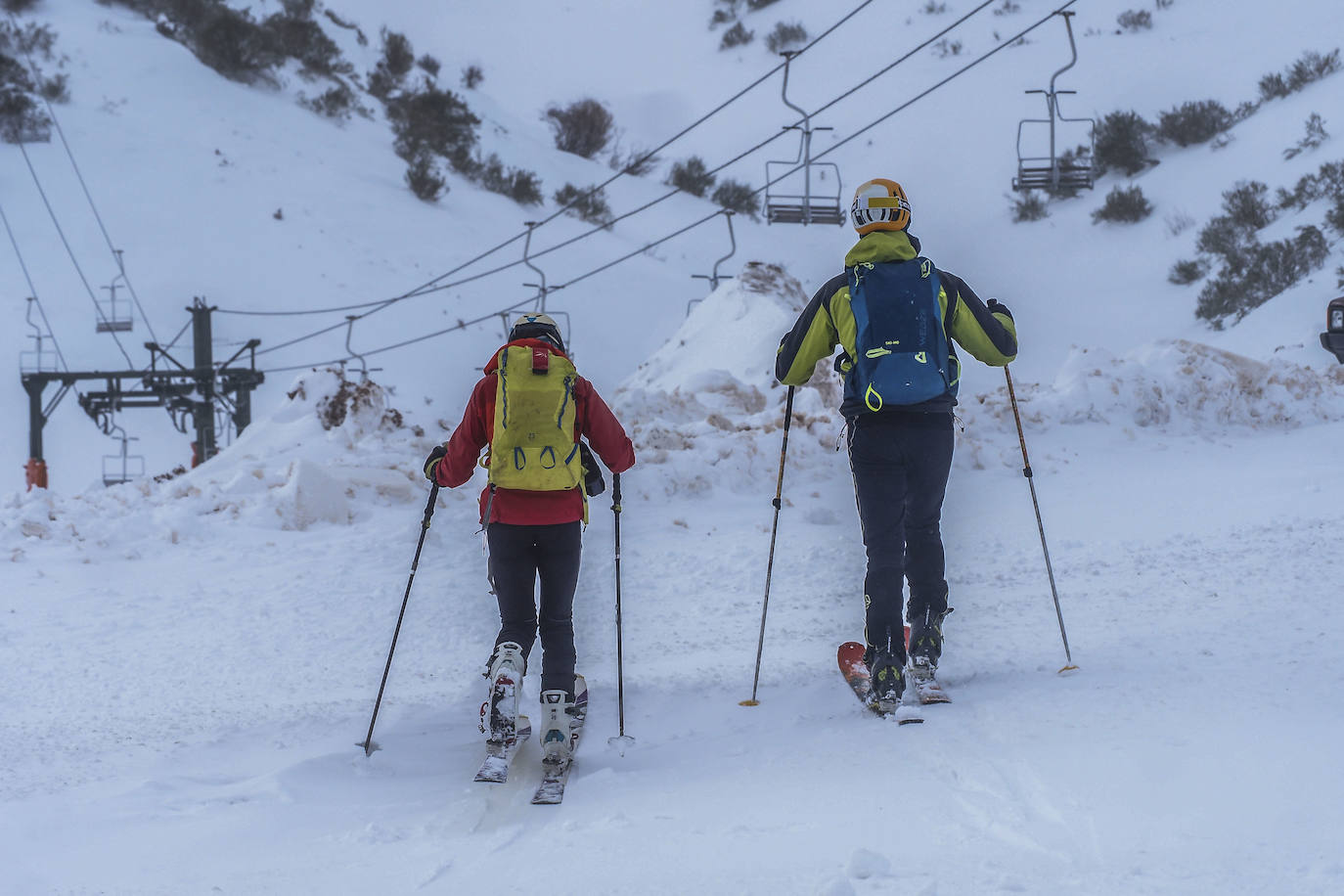 Fotos: Alto Campoo se llena de nieve la víspera de su apertura