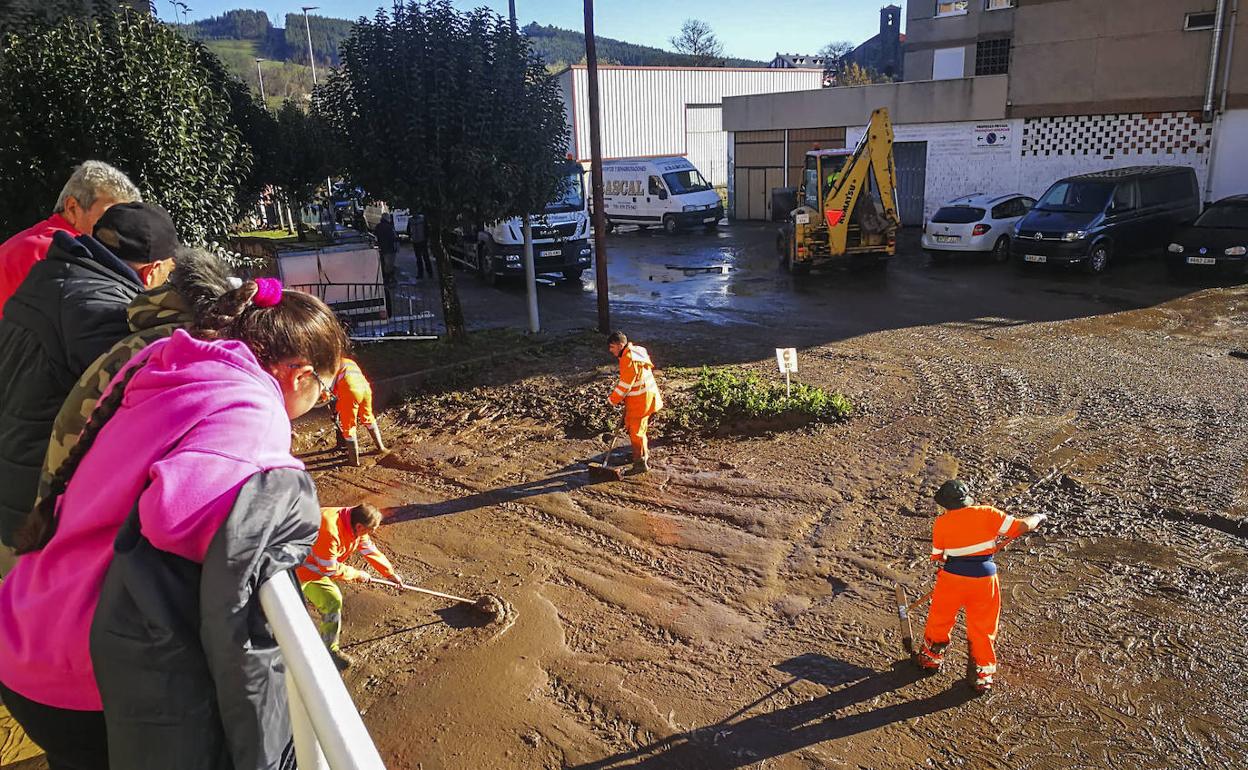 Han empezado las labores de limpieza en el municipio.