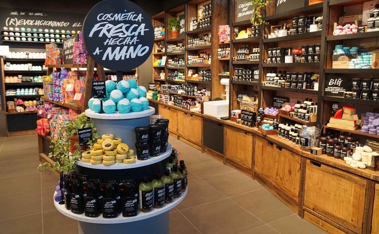 Interior de una de las tiendas de Lush.