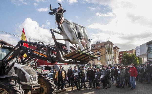 Los productores de Cantabria se han concentrado este jueves en La Penilla