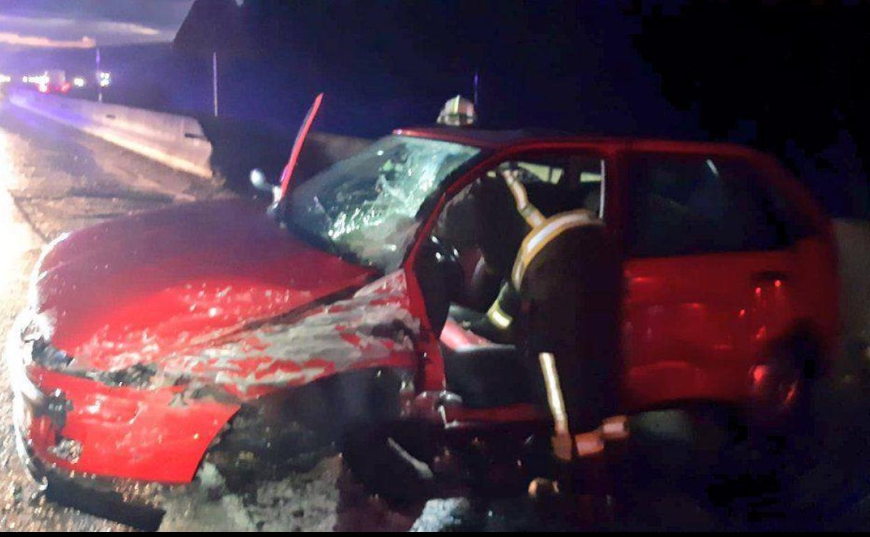 Un coche en dirección contraria provoca un accidente en la A-67