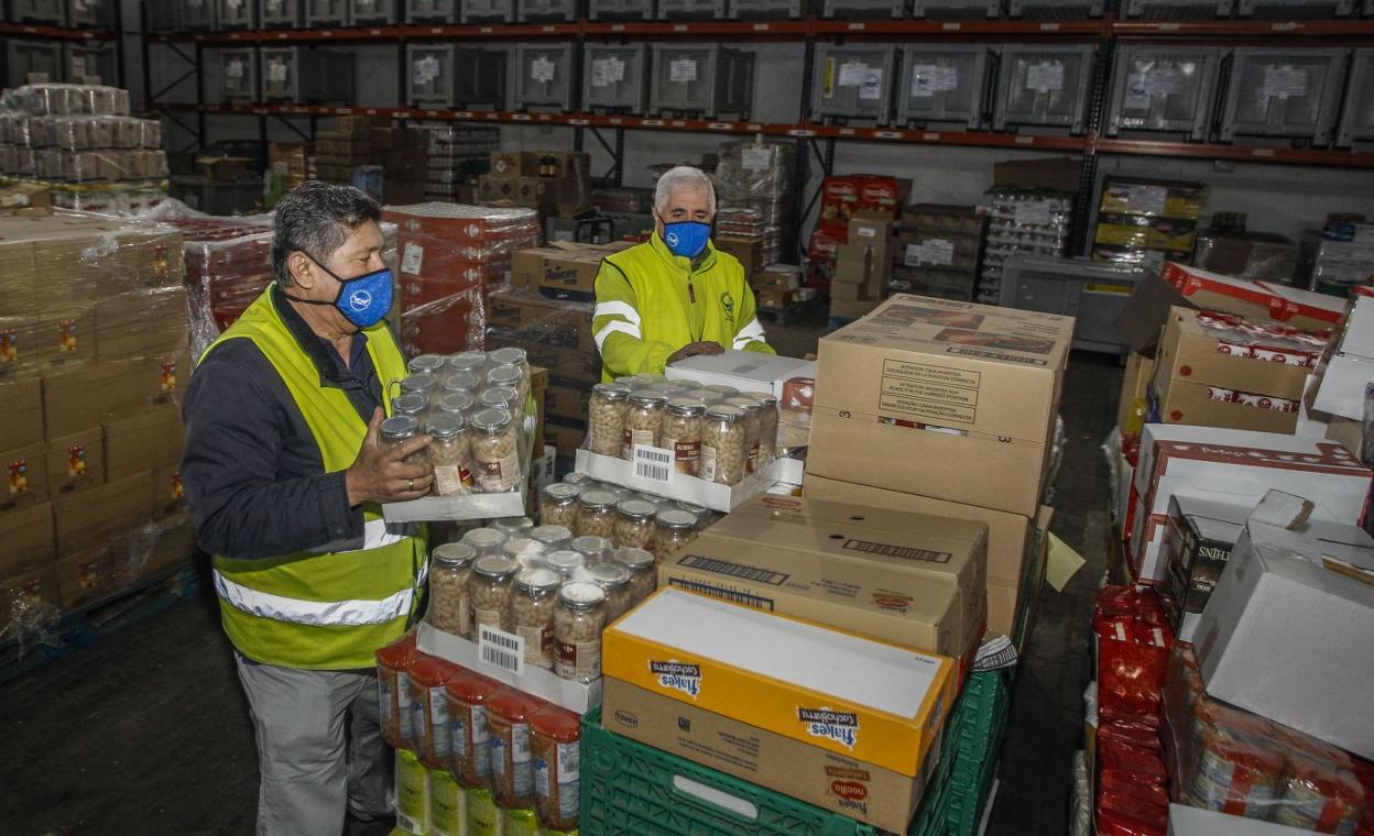 El almacén del Banco de Alimentos, en Tanos, donde cada año se agrupan los alimentos de la 'gran recogida' antes de distribuirse. 