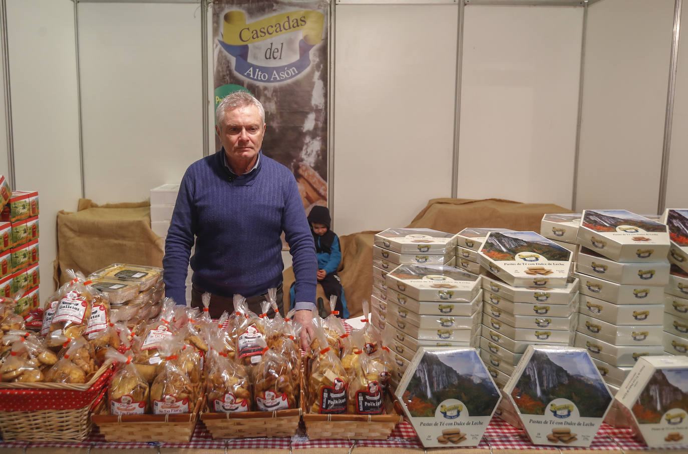 Localidad: Muriedas. Responsable: Guillermo Bellota. Especialidades y productos que presenta: Pastas, Cascadas del Alto Asón, Hojaldres de la pastelería Bergua de Liérganes, barquillos de Tanis y pastas Rosi de Alceda.