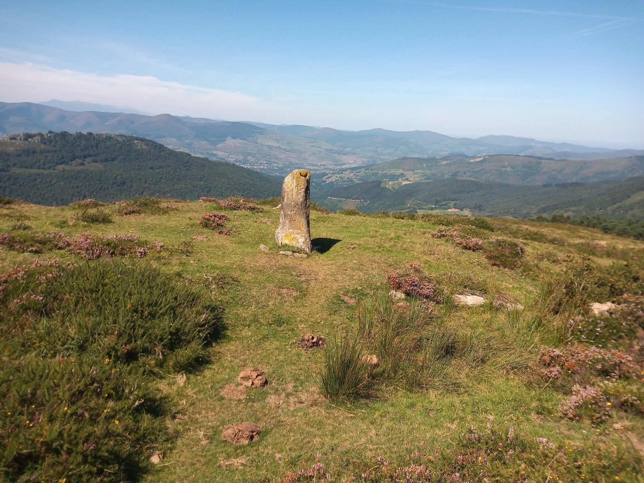 Menhir de Resconorio, de tres metros de altura. 