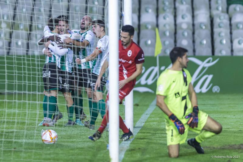 Fotos: Las imágenes del Racing - Rayo Majadahonda