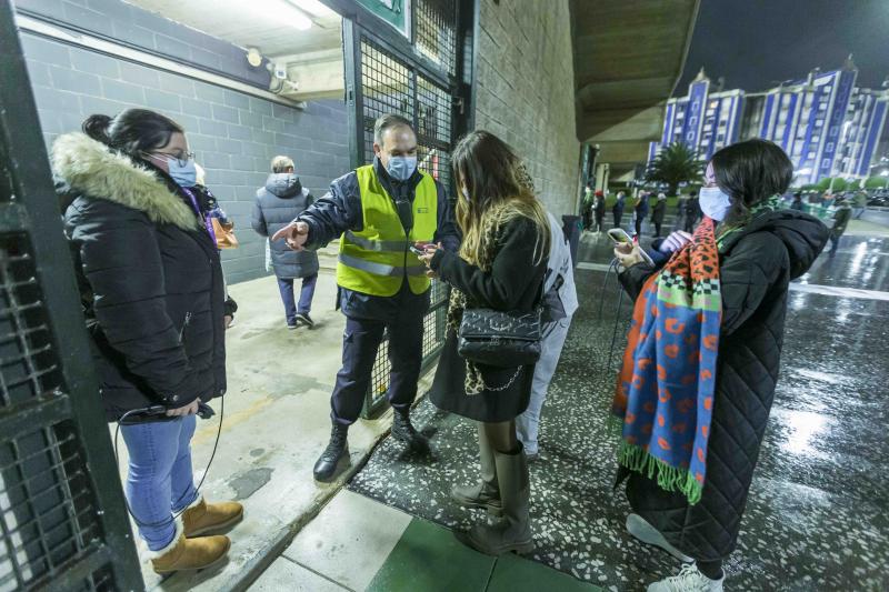 Fotos: Las imágenes del Racing - Rayo Majadahonda