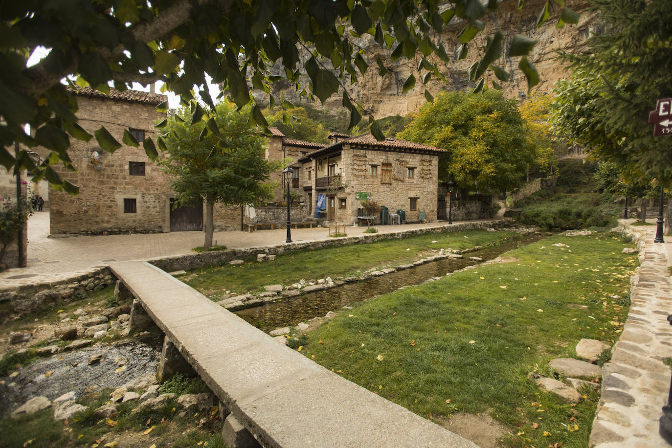 Orbaneja del Castillo está considerada la Santillana del Mar de Burgos.