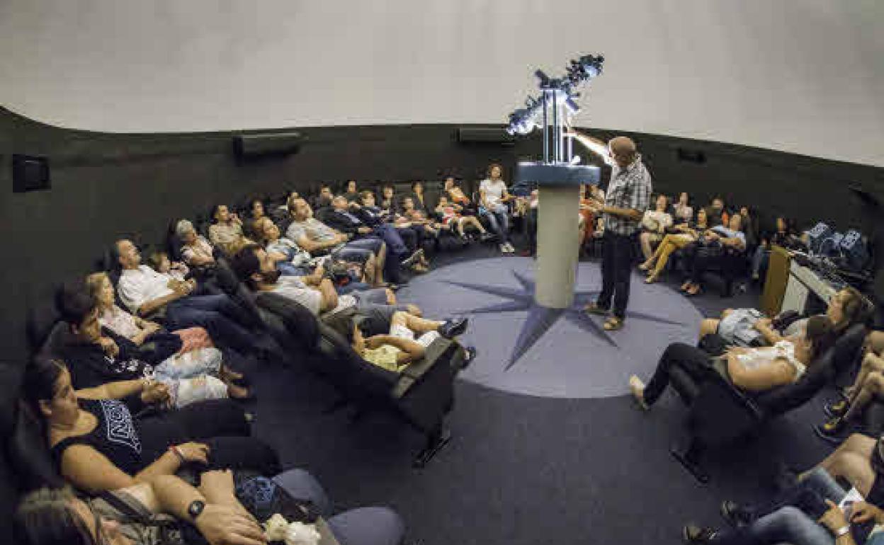 Imagen de archivo de una de las jornadas de puertas abiertas del Planetario.