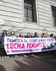 Imagen secundaria 2 - «No podemos permitir esta carnicería de mujeres y niños»