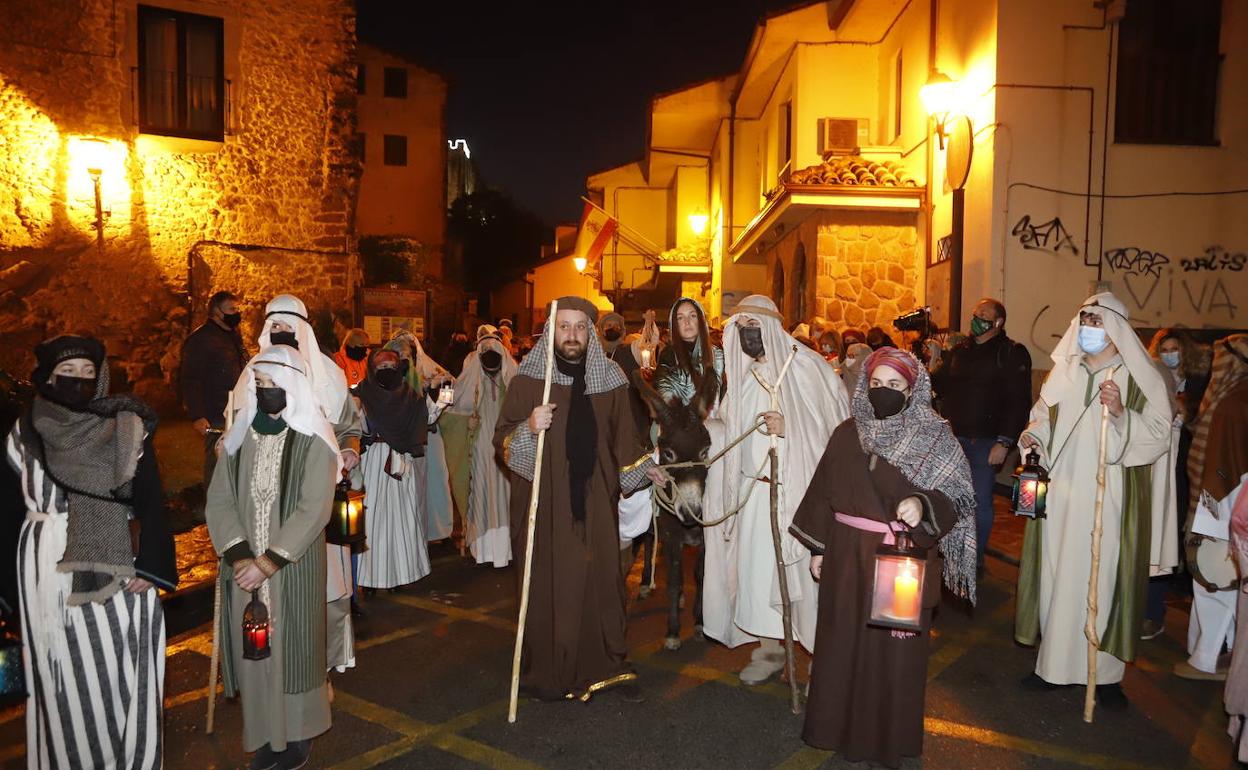 San Vicente recrea la peregrinación de Nazaret a Belén