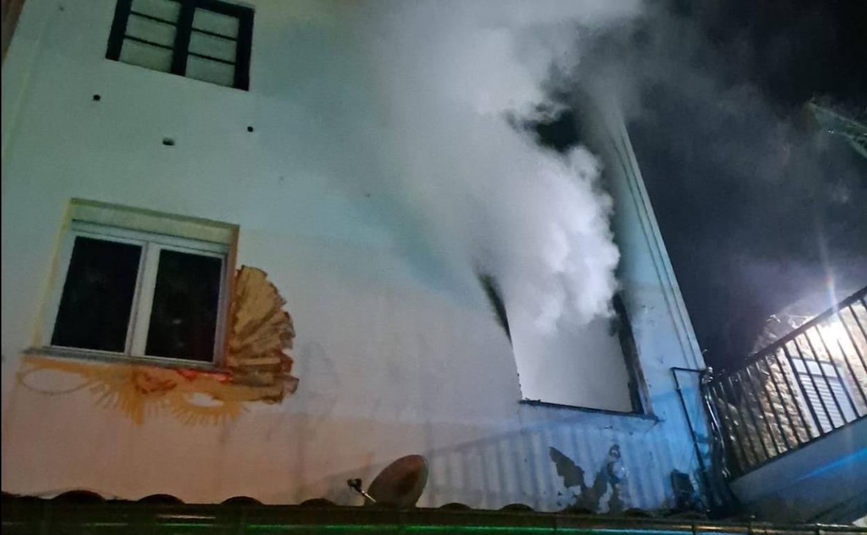 Arde un piso en la Subida del Gurugú