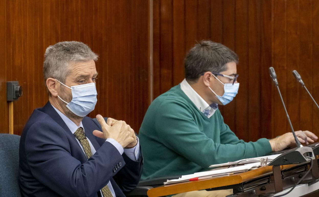 Javier Ceruti y Felipe Pérez Manso, los dos ediles de Ciudadanos, en un pleno.