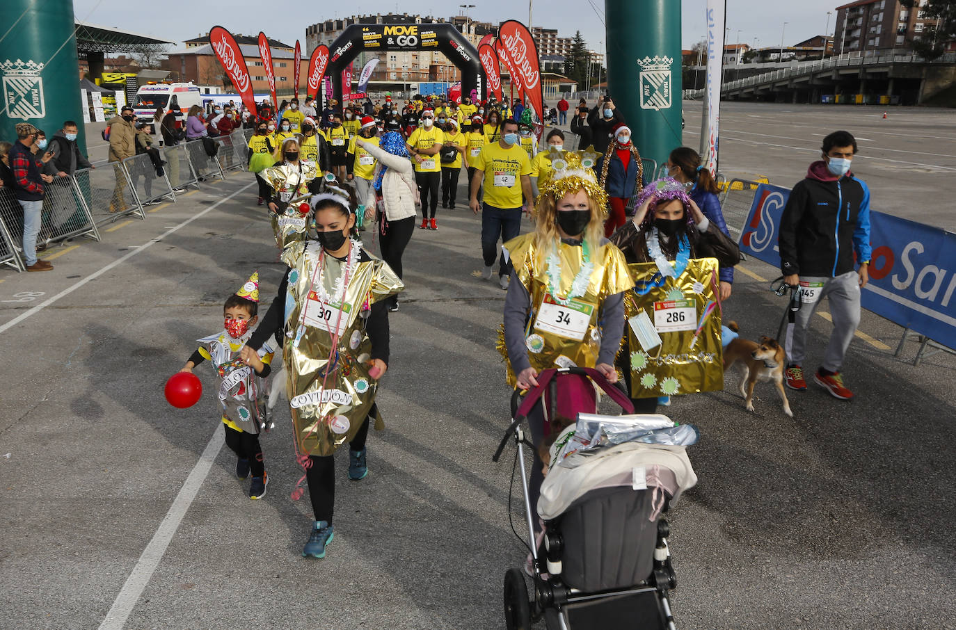 Fotos: Así ha transcurrido la San Silvestre de Torrelavega para recaudar alimentos para Cruz Roja