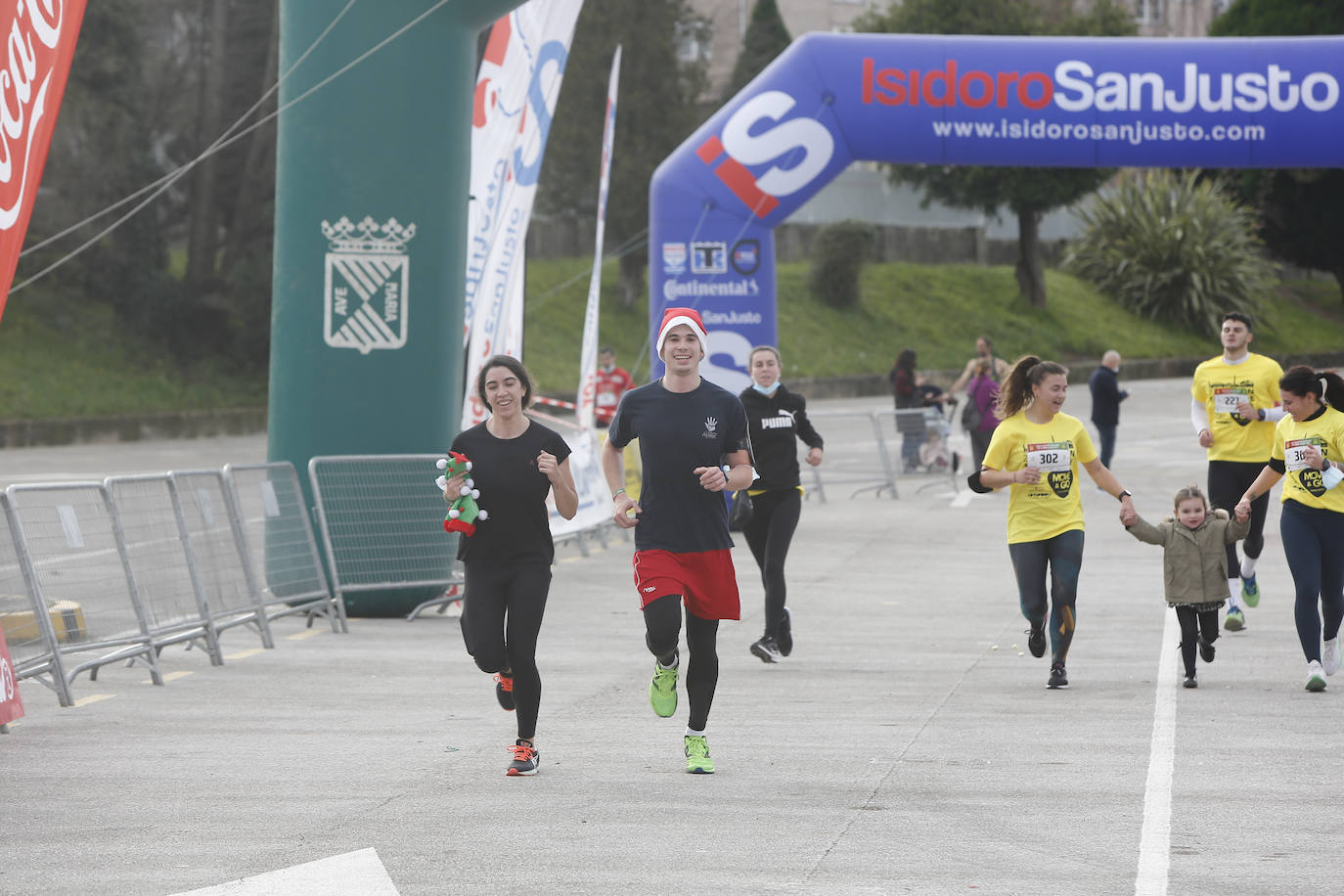 Fotos: Así ha transcurrido la San Silvestre de Torrelavega para recaudar alimentos para Cruz Roja