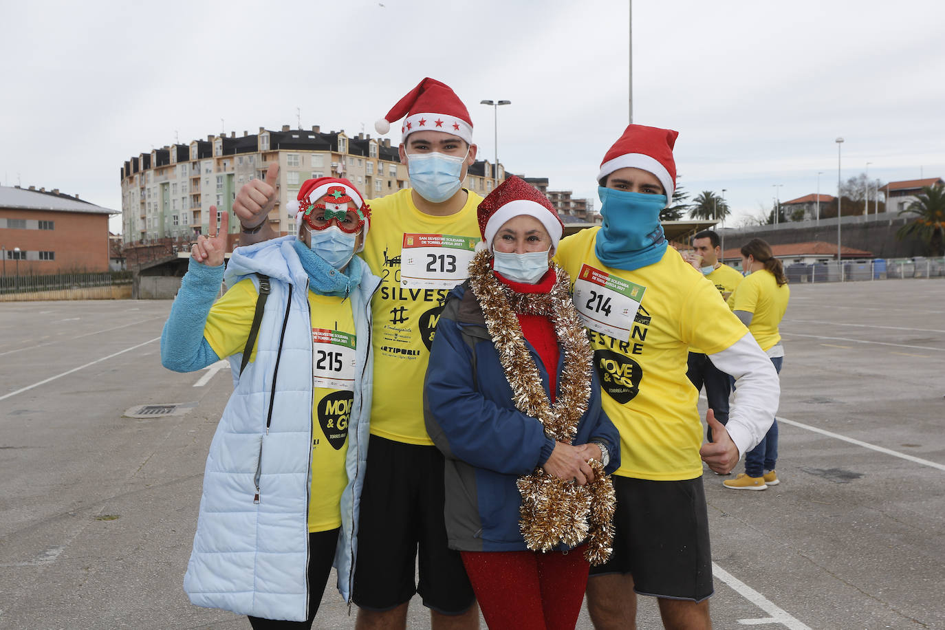 Fotos: Así ha transcurrido la San Silvestre de Torrelavega para recaudar alimentos para Cruz Roja