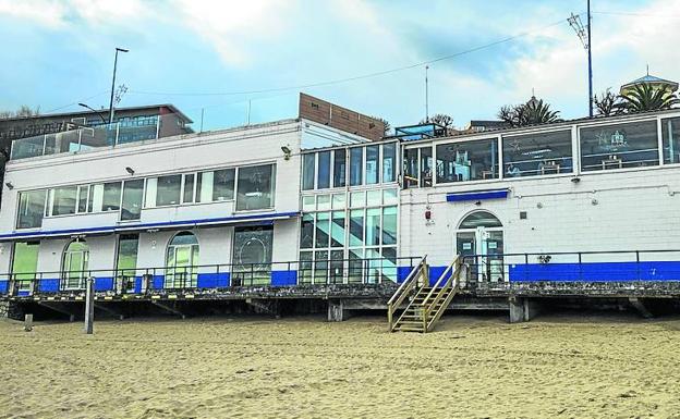 Restaurante Balneario de La Concha y BNS. Tiene diferentes espacios: terraza chillout, restaurante, taberna... Todo en funcionamiento. 