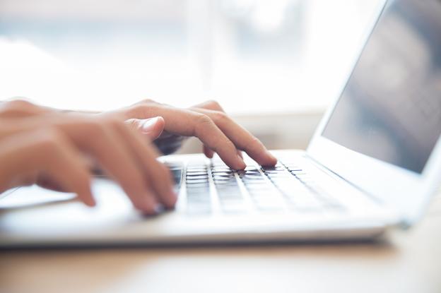Aunque crecen las ventas 'online', el negocio de cercanía se valora al alza.