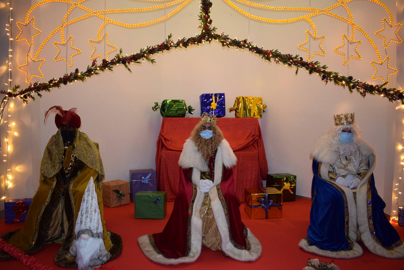 Imagen de la recepción a los Reyes Magos el pasado mes de enero. Sus Majestades llegaron con la mascarilla puesta.