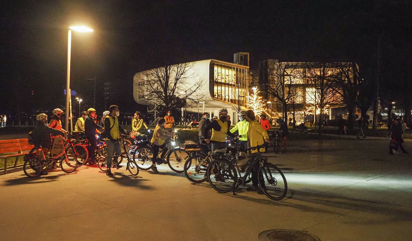 Fotos: &#039;Bicicletada navideña&#039; en Santander