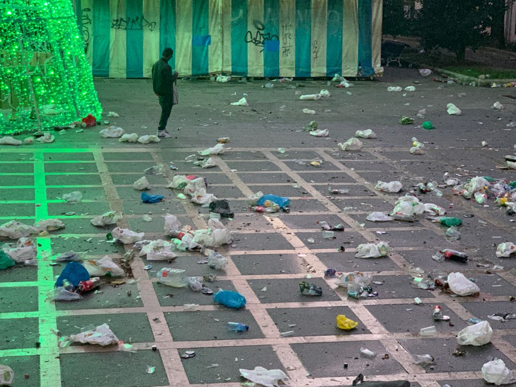 Fotos: Así ha quedado la Plaza Pombo tras la Nochevieja