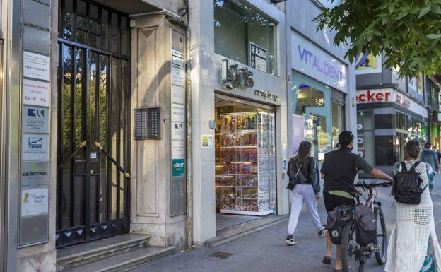 El crimen se cometió en una vivienda de la calle Calvo Sotelo. 