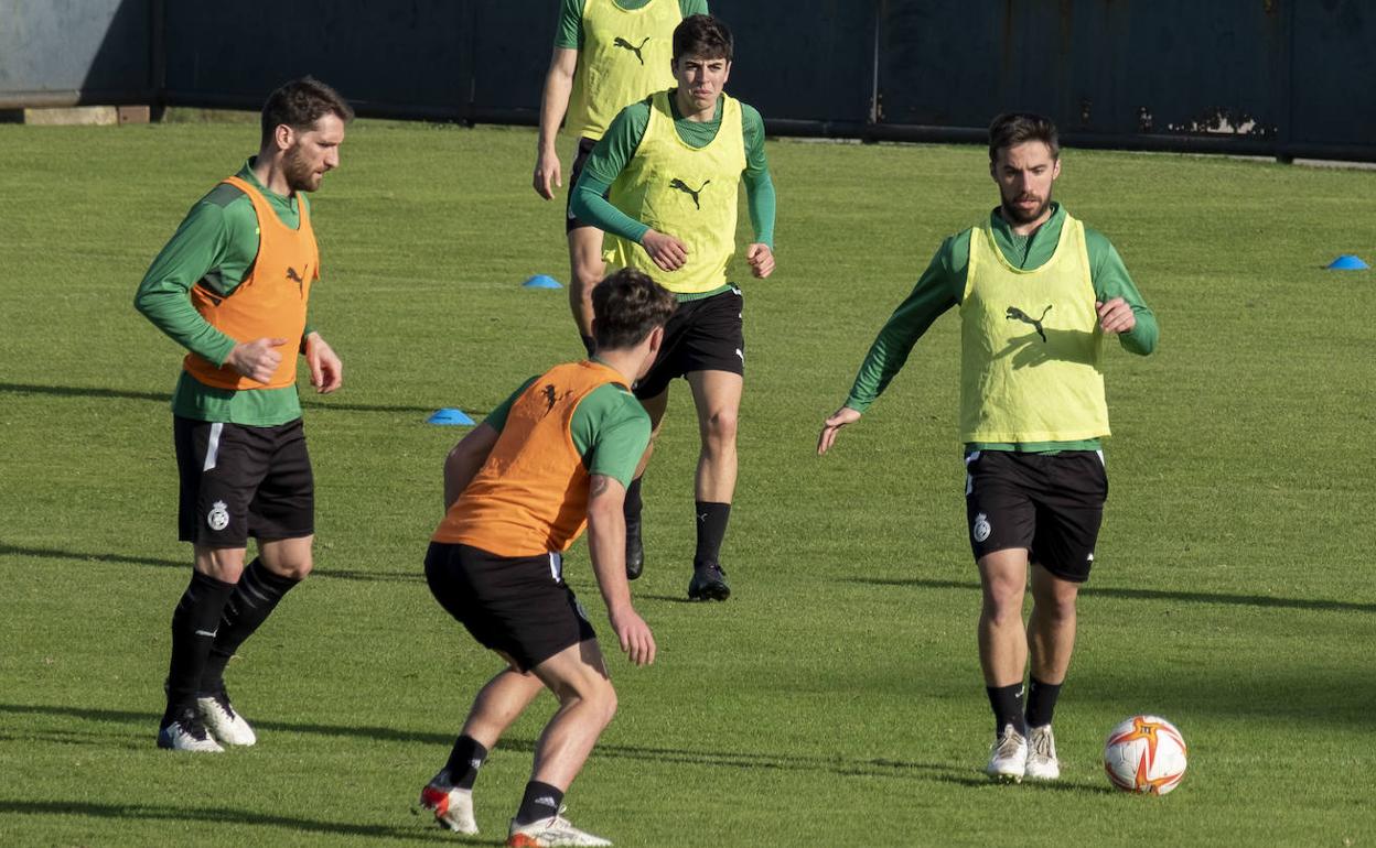 De izquierda a derecha, Tienza, Yeray (de espaldas), Iñigo y Sergio Marcos.