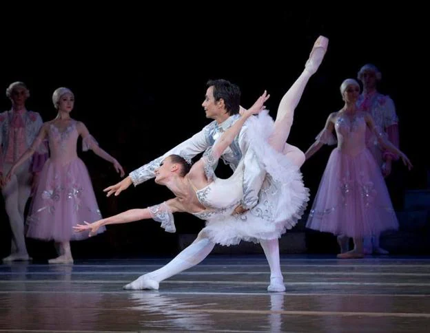 'El lago de los cisnes', representado por el Ballet y Orquesta Nacionales de Moldavia. /DM .