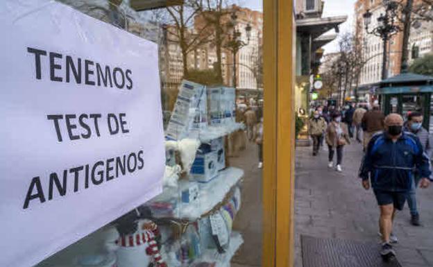 Los cántabros compraron 35.000 test de antígenos para poder reunirse en las Navidades