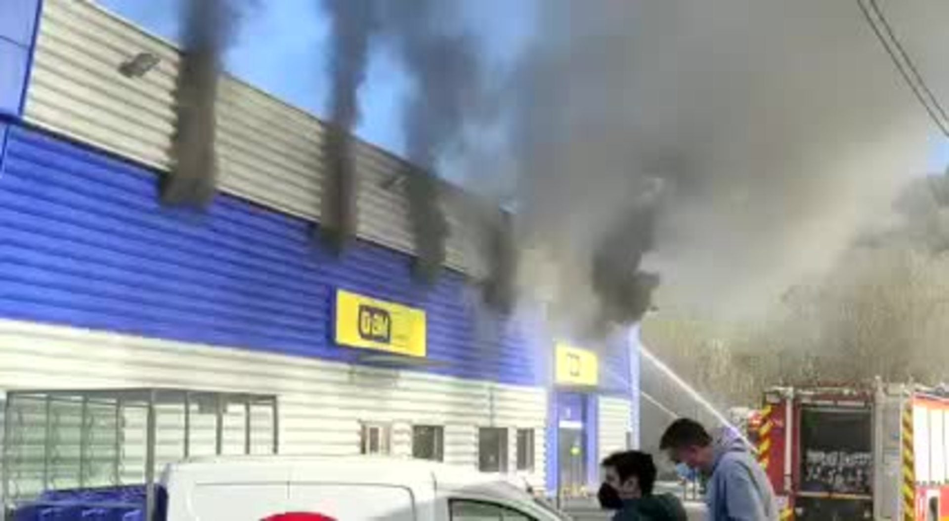 Se incendia un supermercado en Laredo