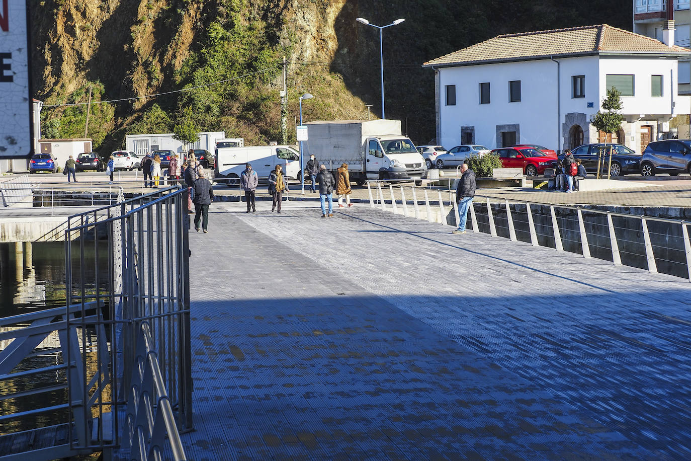 Fotos: El puerto de Laredo cuenta ya con un remodelado mirador