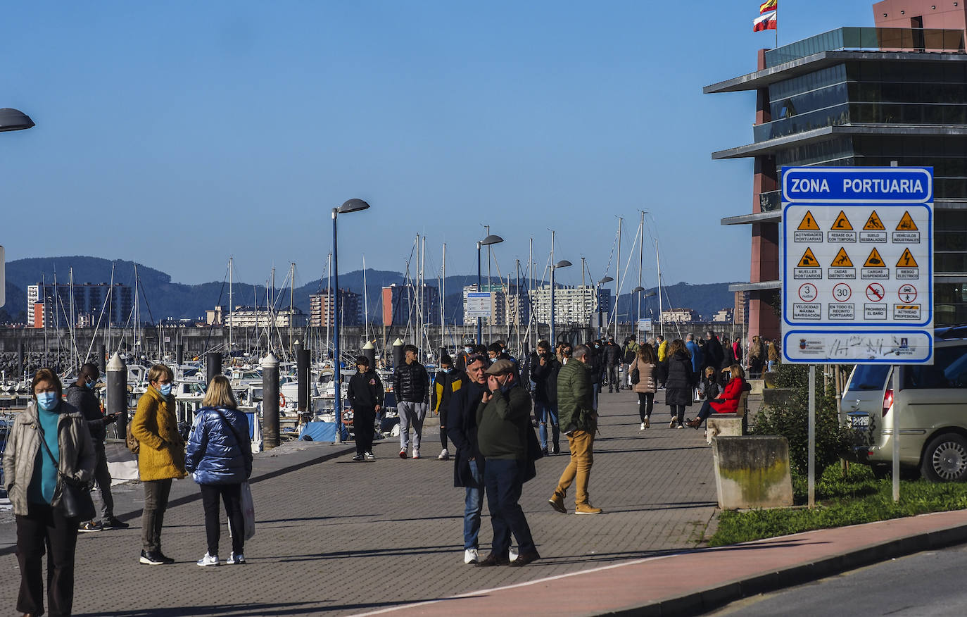 Fotos: El puerto de Laredo cuenta ya con un remodelado mirador