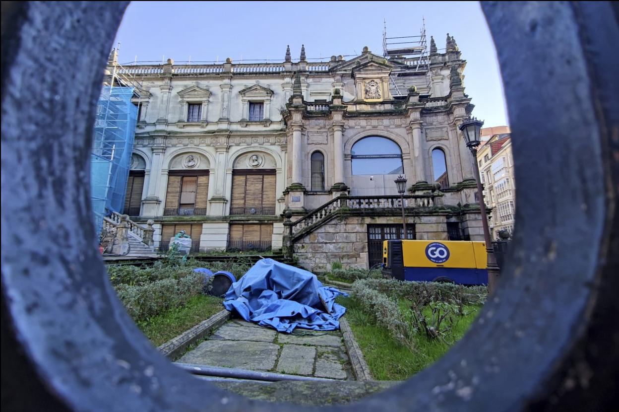 Las obras de remodelación del edificio diseñado por Leonardo Rucabado comenzaron la pasada semana. 