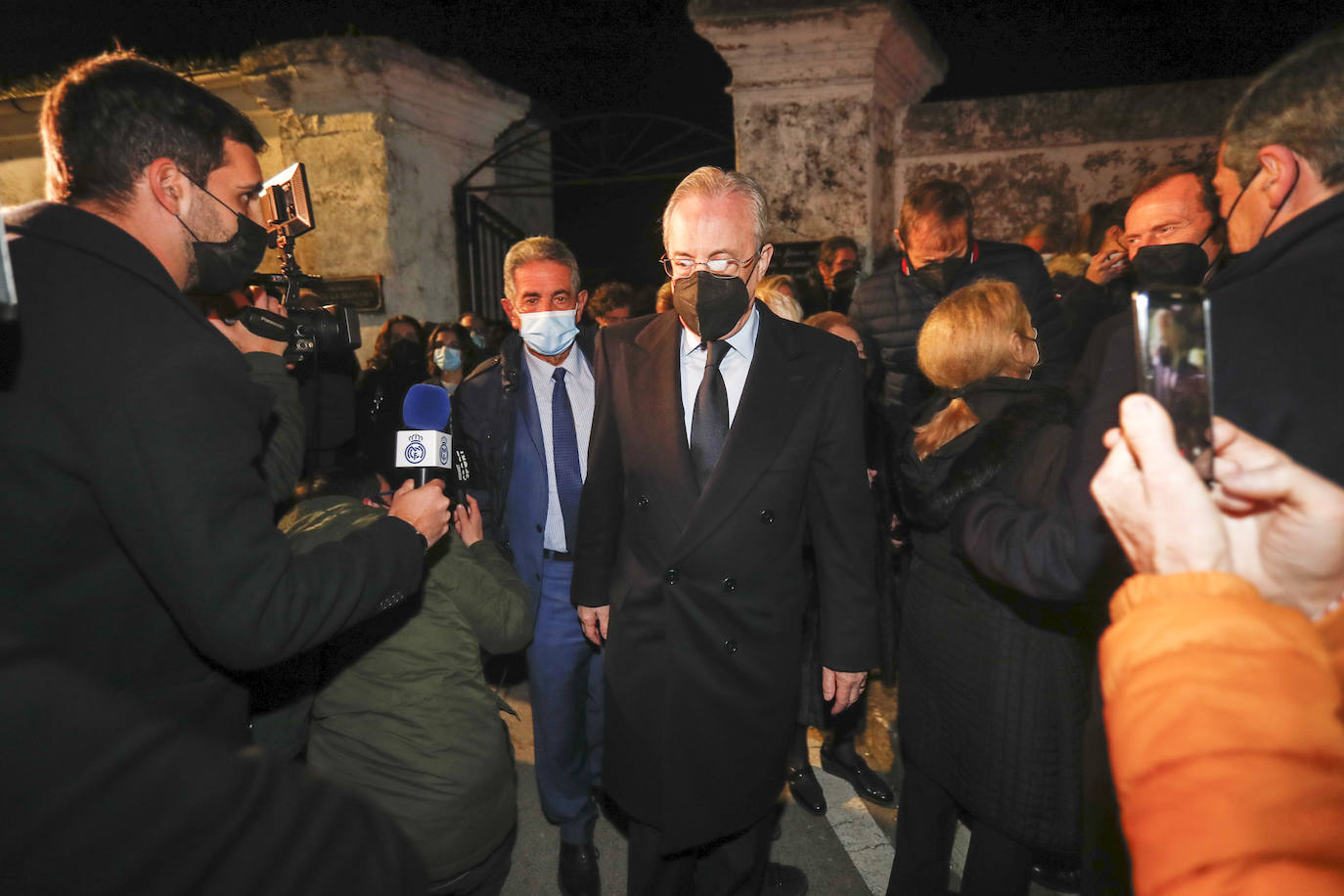 El presidente regional, Miguel Ángel Revilla, junto a Florentino Pérez.