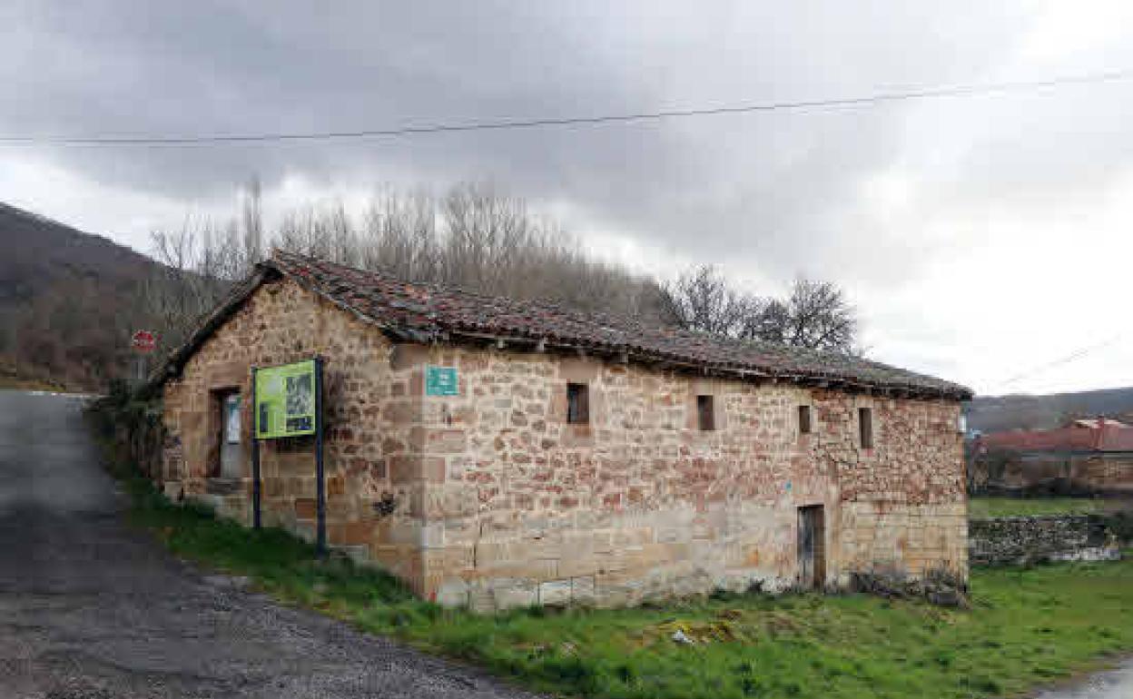 Antigua casa concejo de Castrillo de Valdelomar. 