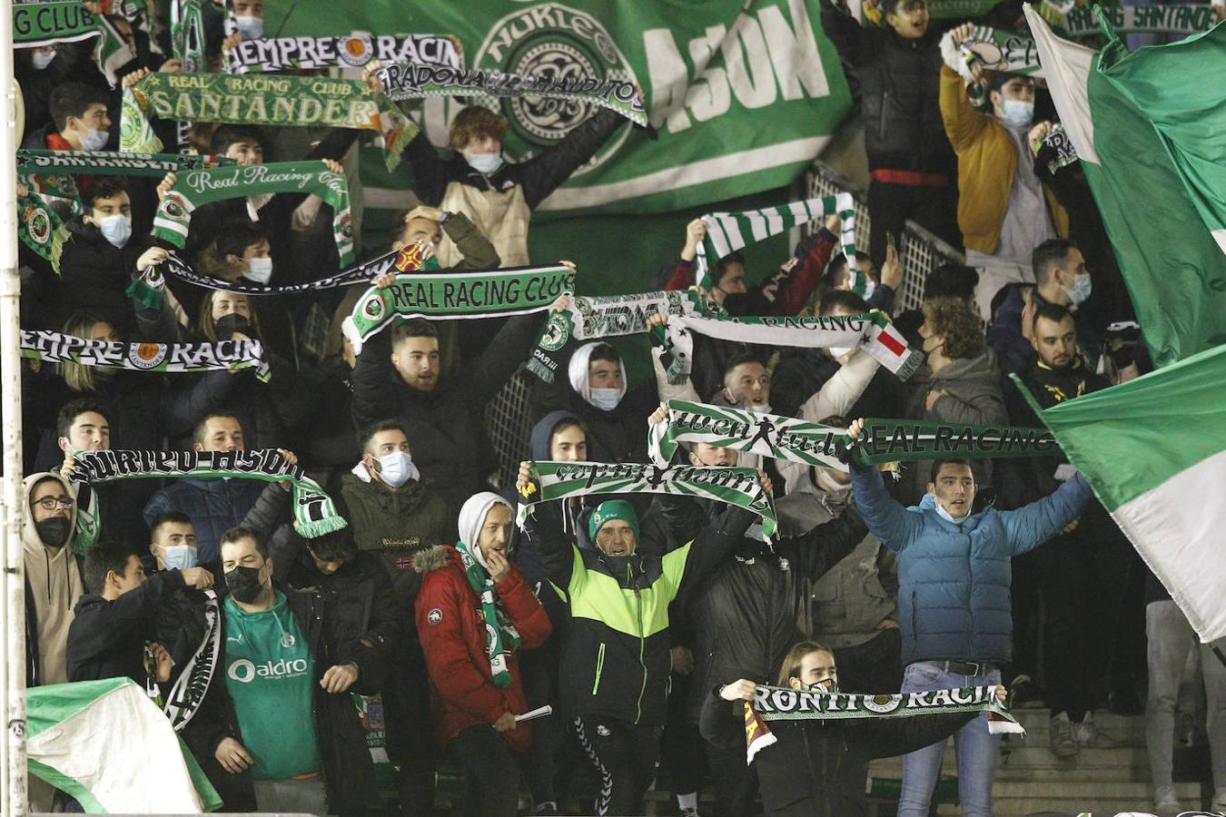 Desigual partido del equipo en los Campos de Sport