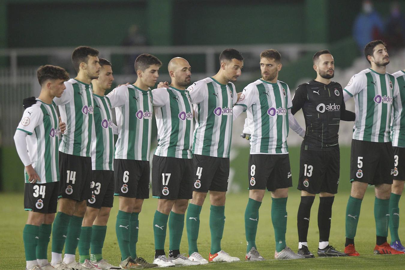 Desigual partido del equipo en los Campos de Sport